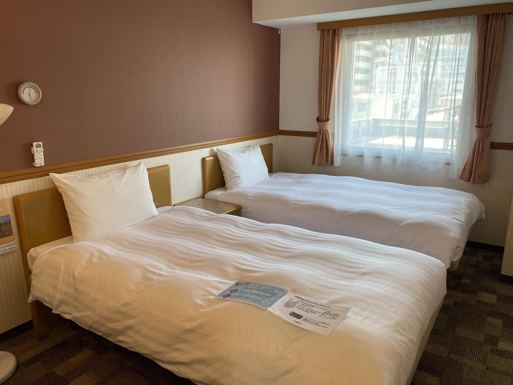 Toyoko Inn Okayama Eki Nishi Guchi Migi Exterior foto